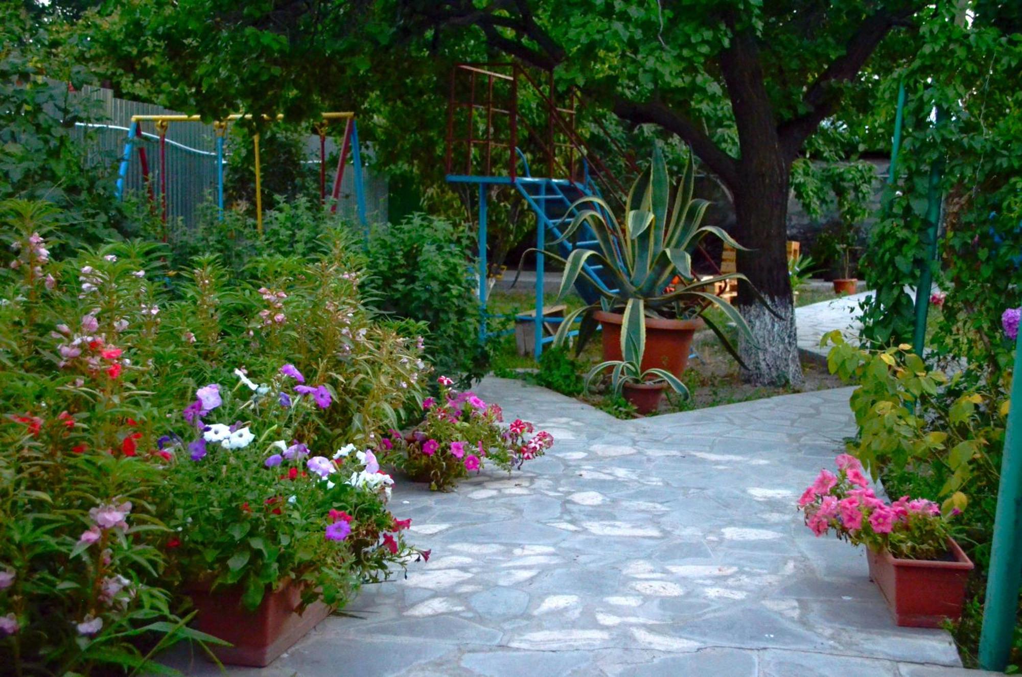 Ashtarak Garden Guesthouse Ngoại thất bức ảnh