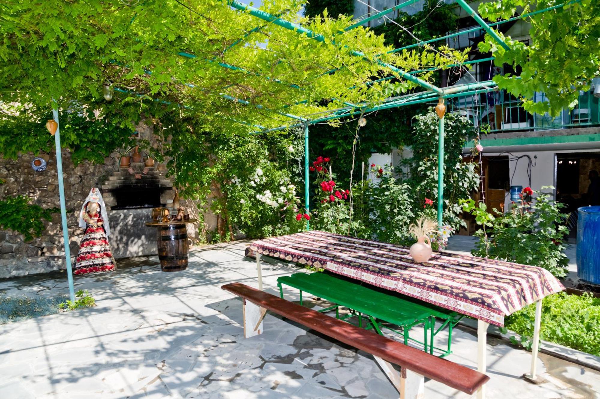 Ashtarak Garden Guesthouse Ngoại thất bức ảnh